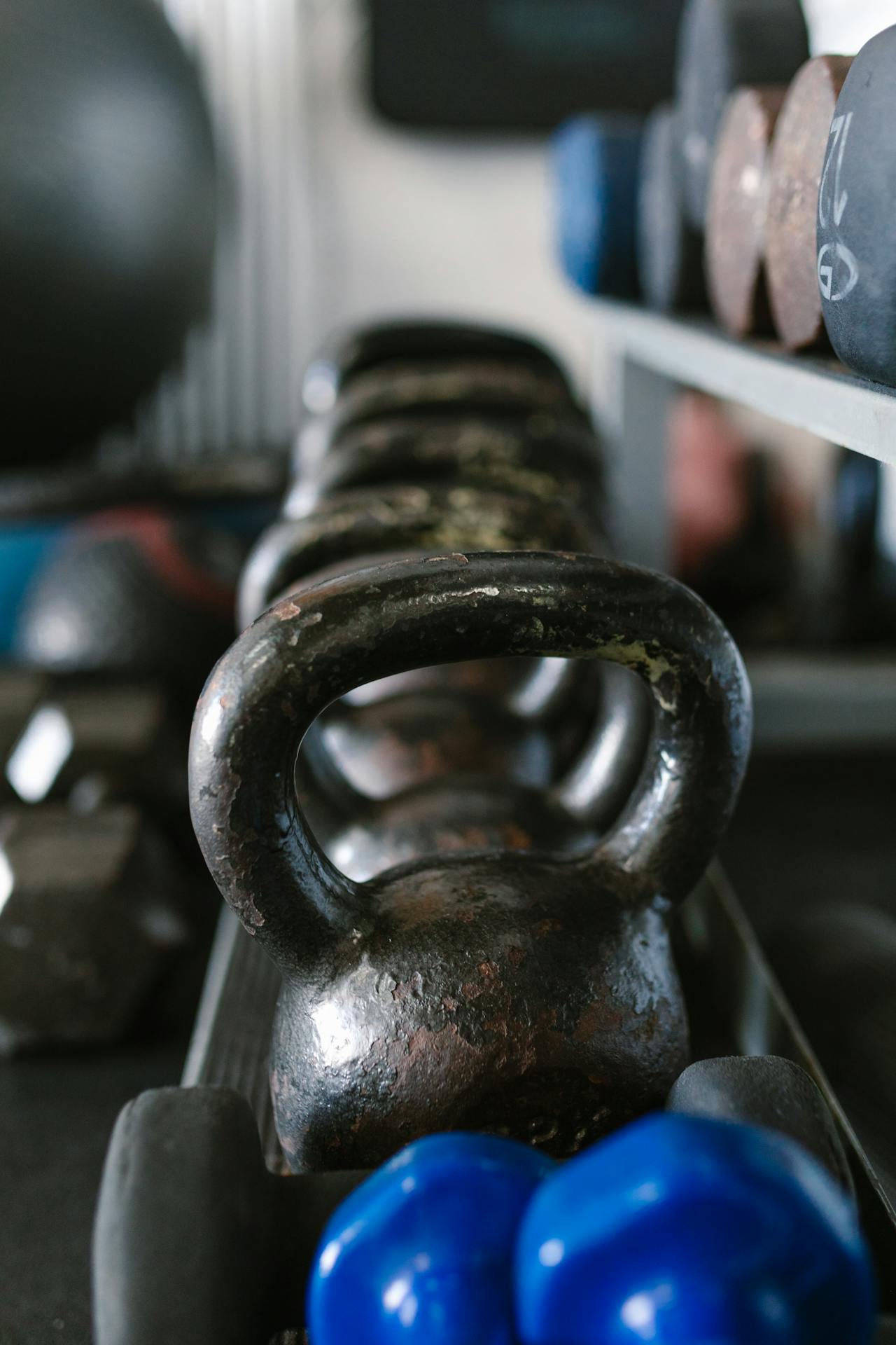 Dumbbell Vs. Kettlebell, Which Is Right For You?